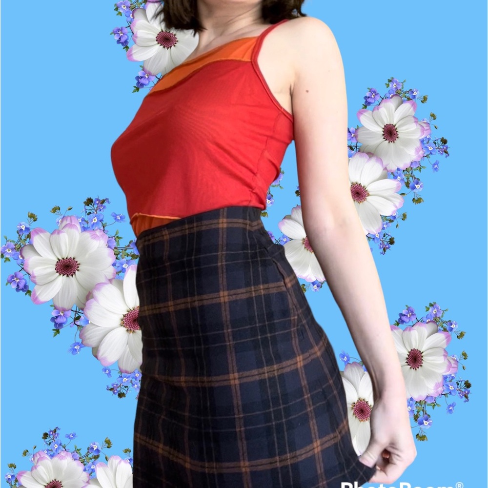 Aritzia navy plaid skirt, great condition selling because its a little small